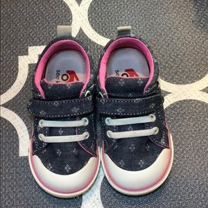 See Kai Run sneakers in size 6.5(toddler)